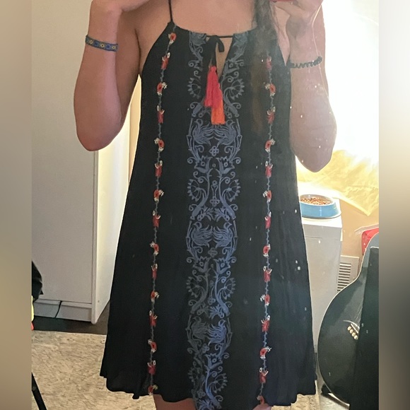 Spaghetti Strap Embroidered Sundress - Picture 2 of 8